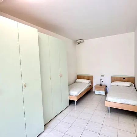 아파트 Peaceful Retreat In A Seafront Building