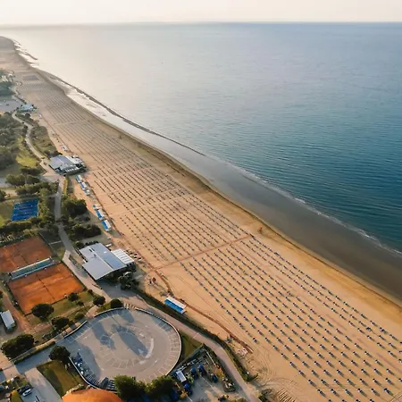 Peaceful Retreat In A Seafront Building 아파트 *